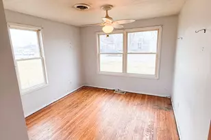 195 S Douglas Ave, Bradley, IL 60915 - Photo 14