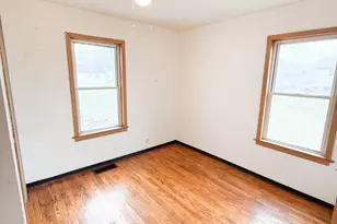 195 S Douglas Ave, Bradley, IL 60915 - Photo 12