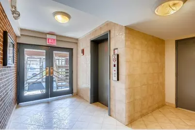 2206 S Goebbert Road #409, Arlington Heights, IL 60005 - Photo 2