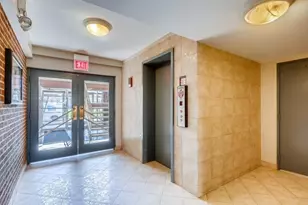 2206 S Goebbert Rd, Arlington Heights, IL 60005 - Photo 2