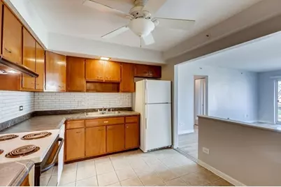 2206 S Goebbert Road #409, Arlington Heights, IL 60005 - Photo 4