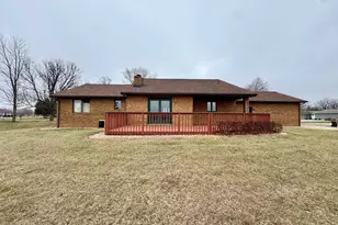 304 Staley Dr, Leroy, IL 61752 - Photo 6