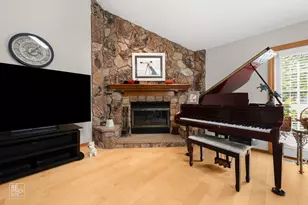 544 Philip Dr, Bartlett, IL 60103 - Photo 4