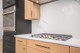 1430 Holland Pl, Downers Grove, IL 60515 - Photo 8