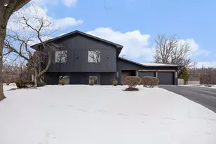 1430 Holland Pl, Downers Grove, IL 60515 - Photo 1