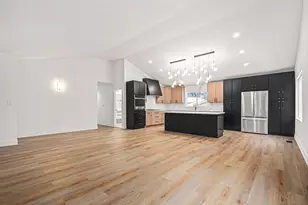 1430 Holland Pl, Downers Grove, IL 60515 - Photo 4