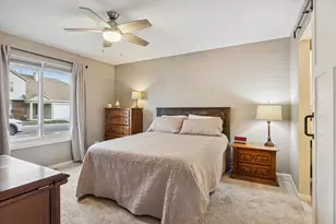 7030 Park Ln Ct, Woodridge, IL 60517 - Photo 10