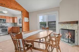 30W021 Danbury Dr, Warrenville, IL 60555 - Photo 4