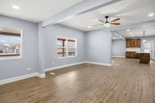 2402 N 41st Rd, Sheridan, IL 60551 - Photo 8