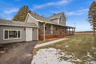 2402 N 41st Rd, Sheridan, IL 60551 - Photo 6