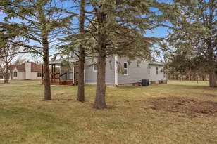 2402 N 41st Rd, Sheridan, IL 60551 - Photo 26