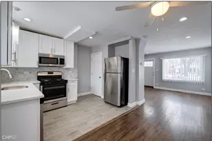 654 E 105th St, Chicago, IL 60628 - Photo 6