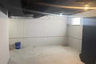 654 E 105th St, Chicago, IL 60628 - Photo 12