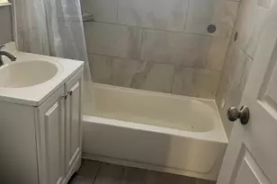 654 E 105th St, Chicago, IL 60628 - Photo 8