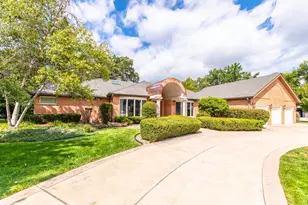 717 Westridge Rd, Joliet, IL 60431 - Photo 2