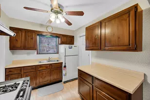 18625 Golfview Ave, Homewood, IL 60430 - Photo 8