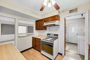 18625 Golfview Ave, Homewood, IL 60430 - Photo 6