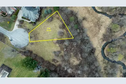 7 Lydia Court, South Elgin, IL 60177 - Photo 2