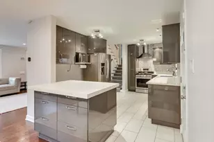 6025 N Hiawatha Ave, Chicago, IL 60646 - Photo 6