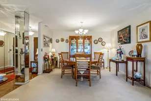 8100 W Foster Ln, Niles, IL 60714 - Photo 10