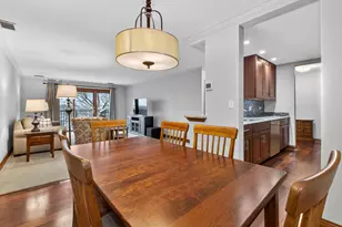 907 Curtiss St, Downers Grove, IL 60515 - Photo 4