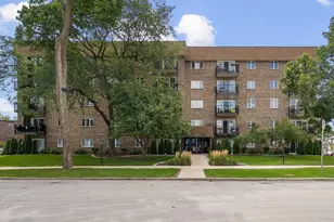 907 Curtiss St, Downers Grove, IL 60515 - Photo 1