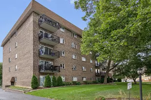 907 Curtiss St, Downers Grove, IL 60515 - Photo 22