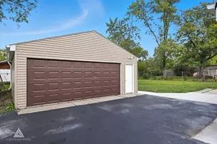 19020 John Ave, Country Club Hills, IL 60478 - Photo 20