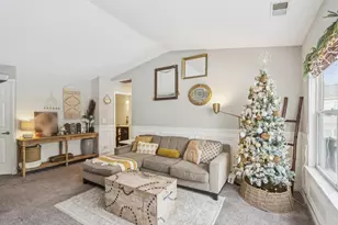 1106 Stratford Ct, Elgin, IL 60120 - Photo 8