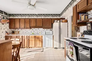 1S055 Spring Rd, Oakbrook Terrace, IL 60181 - Photo 14