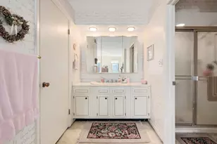 1S055 Spring Rd, Oakbrook Terrace, IL 60181 - Photo 18