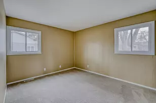 17 S Bartlett Rd, Streamwood, IL 60107 - Photo 10