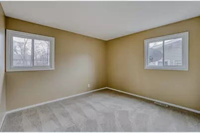 17 S Bartlett Road, Streamwood, IL 60107 - Photo 8