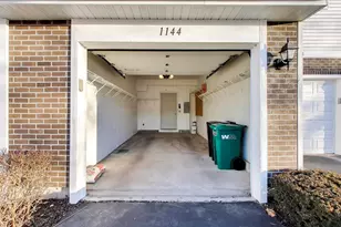 1144 E Cambria North Ln, Lombard, IL 60148 - Photo 12