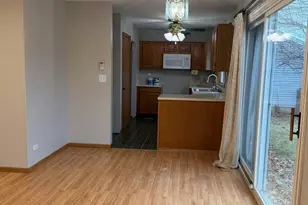 3115 Village Green Dr, Aurora, IL 60504 - Photo 4