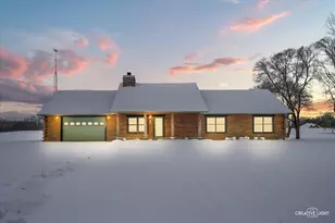 122 Belle Rive Dr, Millington, IL 60537 - Photo 1