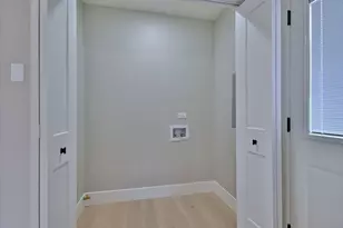 656 W Comstock Ave, Elmhurst, IL 60126 - Photo 12