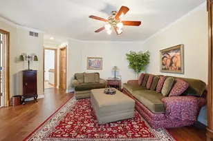 15 Manchester Ln, Elmhurst, IL 60126 - Photo 14