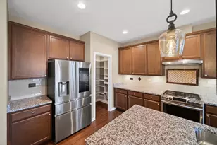 1437 N Charles Ave, Naperville, IL 60563 - Photo 8