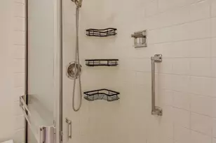 4000 Triumvera Dr, Glenview, IL 60025 - Photo 16