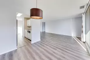 4000 Triumvera Dr, Glenview, IL 60025 - Photo 8