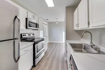 4000 Triumvera Drive #201A, Glenview, IL 60025 - Photo 10