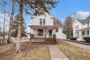 919 Clay St, Woodstock, IL 60098 - Photo 1