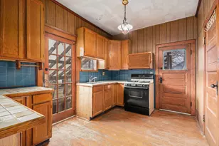 919 Clay St, Woodstock, IL 60098 - Photo 8