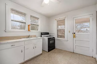 919 Clay Street, Woodstock, IL 60098 - Photo 14
