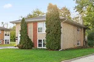 286 Wayne Ct, Bartlett, IL 60103 - Photo 2