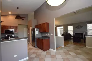 600 Countryfield Ln, Elgin, IL 60120 - Photo 14