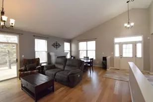 600 Countryfield Ln, Elgin, IL 60120 - Photo 8