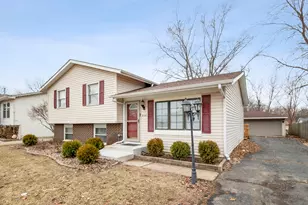 836 Lily Cache Ln, Bolingbrook, IL 60440 - Photo 2