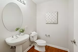 160 E Illinois St, Chicago, IL 60611 - Photo 14